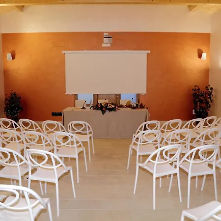 Le Antiche Cisterne Bed & Breakfast 2*